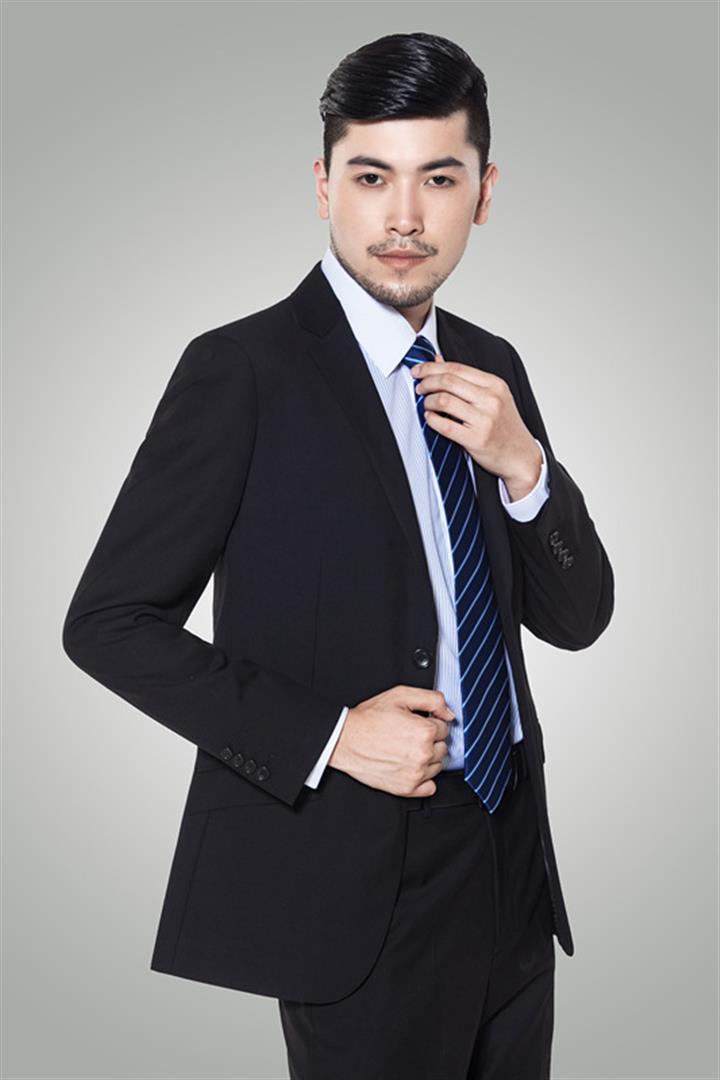 高启航 视觉与舞美负责人